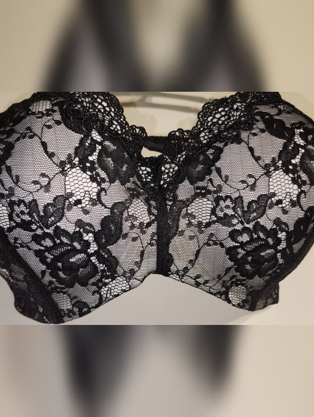 Black & White Lace Underwire Bra 40DDD